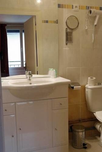 Hotel Le Renaissance Aurillac Esterno foto